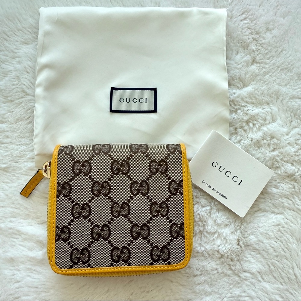 NWT!!! Gucci unisex wallet with zipper Authentic